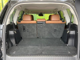 後席を格納すると、これだけの広さが!シーンに合わせたシートアレンジで、大きな荷物も積むことが出来ます♪