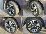 165/55R15 純正アルミホイール装着。
