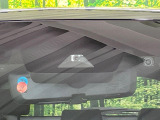 【トヨタセーフティセンス】走行中に前方の車両等を認識し、衝突しそうな時は警報とブレーキで衝突回避と被害軽減をアシスト。より安全にドライブをお楽しみいただけます。