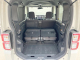 後席を格納すると、これだけの広さが!シーンに合わせたシートアレンジで、大きな荷物も積むことが出来ます♪