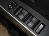 電動格納式ドアミラー・パワーウインドウを装備しています。