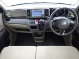 ★フロントシート★ 自然な姿勢のままでいられるシートが、運転しやすさと疲れにくさを感じさせてくれるはずです♪