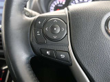 ステアリングスイッチ付き。前方から目を離すことなく操作することが可能です