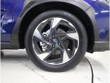 タイヤサイズは225/55R18です。