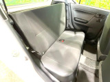 後部座席も気になるようなキズ・汚れやへたり等、大きなダメージはなく、良好な状態です。