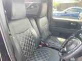 運転席シート廻りは使用感も少なく、良好な状態となっています。前オーナー様が丁寧に使っていたことがよくわかりますね。