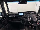 見通しの良い運転席回りとなっておりますので安心して運転をして頂けます!窓が大きいので明るく開放的な室内です