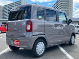 【後方誤発進抑制機能】間違えてシフトをR(後退)位置に入れて強く踏み込んでしまった場合、障害物を検知すると自動的にエンジン出力を抑制する機能を搭載!うっかりシフト入れ間違えた時、衝突回避になりますよ♪
