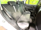 後部座席も気になるようなキズ・汚れやへたり等、大きなダメージはなく、良好な状態です。