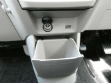 電子機器の利用ができる電源ソケットが備わっています。
