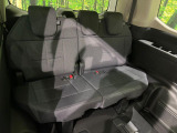 3列目シートはもちろん状態良好☆大人でもゆったりと座って頂けますので、大人数でのお出かけもラクラクです♪ご家族で、気の知れた仲間で、ドライブに行くのが楽しみですね♪