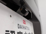 バックカメラ・運転席から見えにくい車の後方をカメラの映像を通して確認できます。駐車や切り返しが安心して行えます。