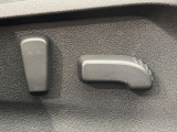 【パワーシート】スイッチ一つで簡単にシートの微調整が可能!電動だから力もいりません!快適なシートポジションにセットして、快適なドライブをお楽しみください。