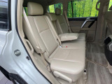 3列目シートはもちろん状態良好☆大人でもゆったりと座って頂けますので、大人数でのお出かけもラクラクです♪ご家族で、気の知れた仲間で、ドライブに行くのが楽しみですね♪