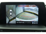 【パノラミックビューモニター】クルマの斜め後ろや真横など、目が届きにくい箇所も確認できるため、いち早く障害物に気が付くことができて安心ですね♪