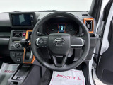 たとえばダイハツのお店にある、たくさんのスマアシ搭載車は、正常に作動する事をしっかり確認します。