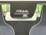 【スズキ セーフティサポート】走行中に前方の車両等を認識し、衝突しそうな時は警報とブレーキで衝突回避と被害軽減をアシスト。より安全にドライブをお楽しみいただけます。