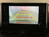 バックギアに入れて頂きますと、この様に後方が映し出されます!最終の確認はご自分の目と耳で必ず行ってください!安全第一で♪