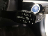クルーズコントロール装備 アクセルを踏むことなく車速を一定キープ。高速道路も楽々走行できます。