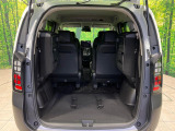 後席を格納すると、これだけの広さが!シーンに合わせたシートアレンジで、大きな荷物も積むことが出来ます♪