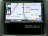 純正採用も多い使い勝手も機能性も優れたパナソニック製ナビゲーション「CN-E330D」を搭載♪BluetoothオーディオもOK!アナタのスマホのお気に入りの曲も流せます♪♪