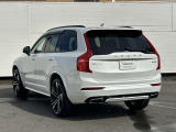 北欧流のラグジュアリーを体現したXC90。伝統的なスカンジナビアン・デザインを継承しながら、躍動感にあふれ優雅な雰囲気を身にまとう、新しい潮流を具現化したスタイリングです。
