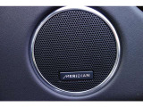 英国のオーディオメーカーMERIDIAN Audioは、その優れたサウンドで高い評価を受けています。数々の受賞歴を誇る同社のサウンドシステムは、長年にわたる音響心理学の研究をもとに、リアルなサウンドを実現。