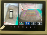 【全方位モニター】 4つのカメラで映像を映し出します。発進時、後退時も周囲の安全を確認し、サポートします^^