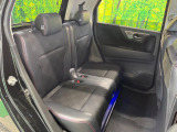 後部座席も気になるようなキズ・汚れやへたり等、大きなダメージはなく、良好な状態です。