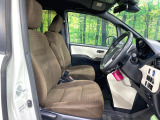 運転席シート廻りは使用感も少なく、良好な状態となっています。丁寧に使われていたことがよくわかりますね。