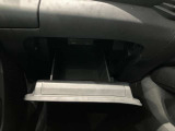 車検証入れになどにも使える便利な収納BOXあります。