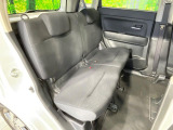 後部座席も気になるようなキズ・汚れやへたり等、大きなダメージはなく、良好な状態です。