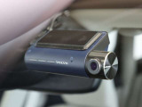 ボルボ純正のドライブレコーダーを装備 クラッシュテストなどボルボの厳しい安全基準に従って開発された純正品は、映像をスマートフォンにて確認できる高性能な一品です