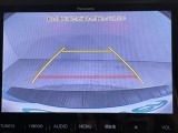 【バックモニター】後ろのカメラの映像をモニターに映し出すことができます!後方の見えない死角や、障害物との距離感をしっかり確認することができます!駐車が苦手な方におすすめです。
