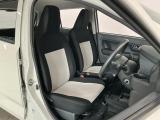 【運転席・助手席】内装ルームクリーニング済みです。しっかり綺麗にしていますので、是非、お確かめください。車に自信があるからこそ、是非一度ご来店頂き内外装も見てもらえると幸いです。