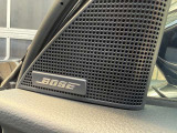 BOSEサウンドシステムを搭載しておりますので運転中も心地の良いサウンドをお楽しみいただけます♪車内のの反響音を搭乗員の耳元に集め、まるでライブ会場にいるような「センターポイント」機能が秀逸です♪