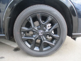 タイヤサイズは【225/55R18】です。