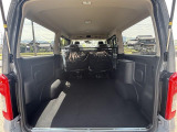 2026年3月登録「NISSAN CARAVAN GRANDプレミアムGXディーゼル2WD・インテリジェントアラウンドビューモニター・ワンタッチオートスライドドア(助手席)・スペアタイヤ」登録済未使用車