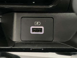 USB電源を装備してます。スマホやタブレットの充電に便利です♪