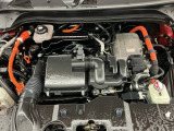 技術が詰まったエンジンルームもご覧の通りピカピカにクリーニング済みです。ハイブリッドなのでお財布にも環境にも優しいです。
