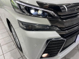 【LEDヘッドライト】悪天候や夜間走行時も良好な視界を確保し安心して運転できる高輝度LEDヘッドライトを装備!点灯速度が早く、消費電力も抑えられています。