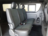 3名乗車できるセカンドシートです。