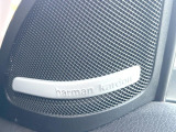 ●harman/kardonサウンドシステム:オーディオ専門メーカーが手掛けるプレミアムスピーカーを装備。多数のスピーカーから、音の粒立ちまで分かる高品質な音楽をお楽しみいただけます。
