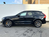 北欧流のラグジュアリーを体現したXC60。伝統的なスカンジナビアン・デザインを継承しながら、躍動感にあふれ優雅な雰囲気を身にまとう、新しい潮流を具現化したスタイリングです。