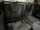3列目シートはもちろん状態良好☆大人でもゆったりと座って頂けますので、大人数でのお出かけもラクラクです♪ご家族で、気の知れた仲間で、ドライブに行くのが楽しみですね♪