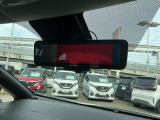 スマートルームミラー♪たくさん荷物を載せても、バックカメラで映像を映すので後方の視界も確保!!様々なシーンで活躍する便利装備☆