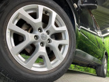 【純正18インチアルミホイール】外観にマッチした純正アルミホイールを装着しております。各種社外アルミホイールや、スタッドレスタイヤも取扱いしております。是非ご相談ください♪