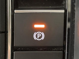 【電動パーキングブレーキ】パーキングブレーキを指先だけで操作可能です!力の弱い人にも安心してブレーキをかけていただけます!
