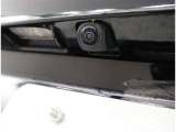 バックカメラが付いているので後方確認が非常にしやすいです。今や運転初心者も熟練者も必須装備!ついていて損はないですね♪