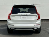 北欧流のラグジュアリーを体現したXC90。伝統的なスカンジナビアン・デザインを継承しながら、躍動感にあふれ優雅な雰囲気を身にまとう、新しい潮流を具現化したスタイリングです。